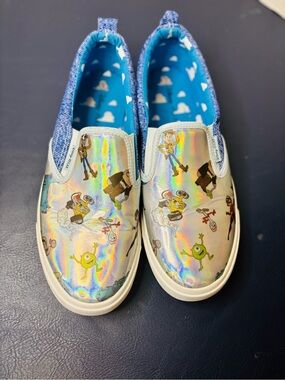 Disney Pixar character slip on loafer sneakers men’s sz 9 unisex iridescent